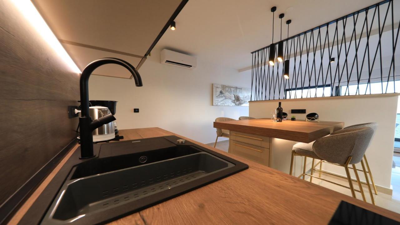 Adastra Apartments マスレニツァ エクステリア 写真