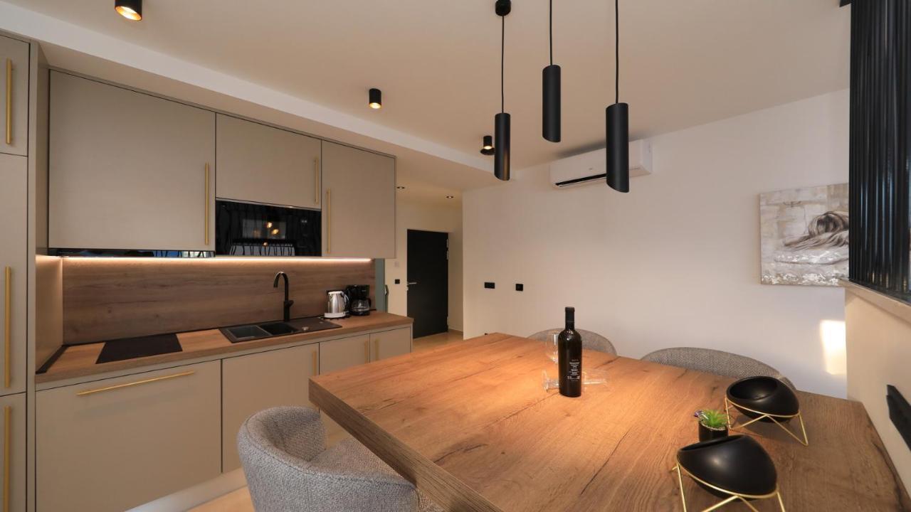 Adastra Apartments マスレニツァ エクステリア 写真